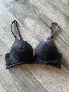 La SENZA Black Lace Push-Up Bra with Subtle Embellishment